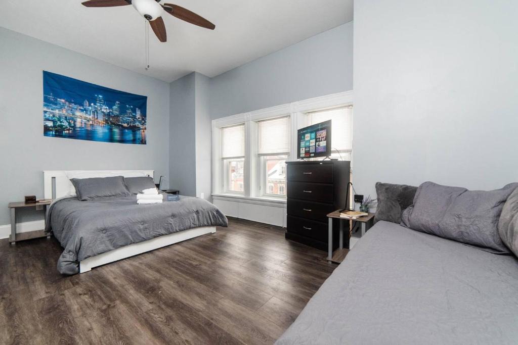 Manchester Apartment | Massive Home - GroupStay - Parking & Location