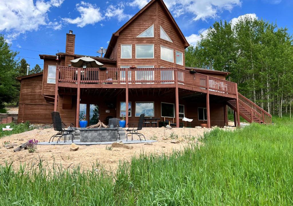 Black Hawk Apartment | Meandering Moose Apartment Vacation Rental