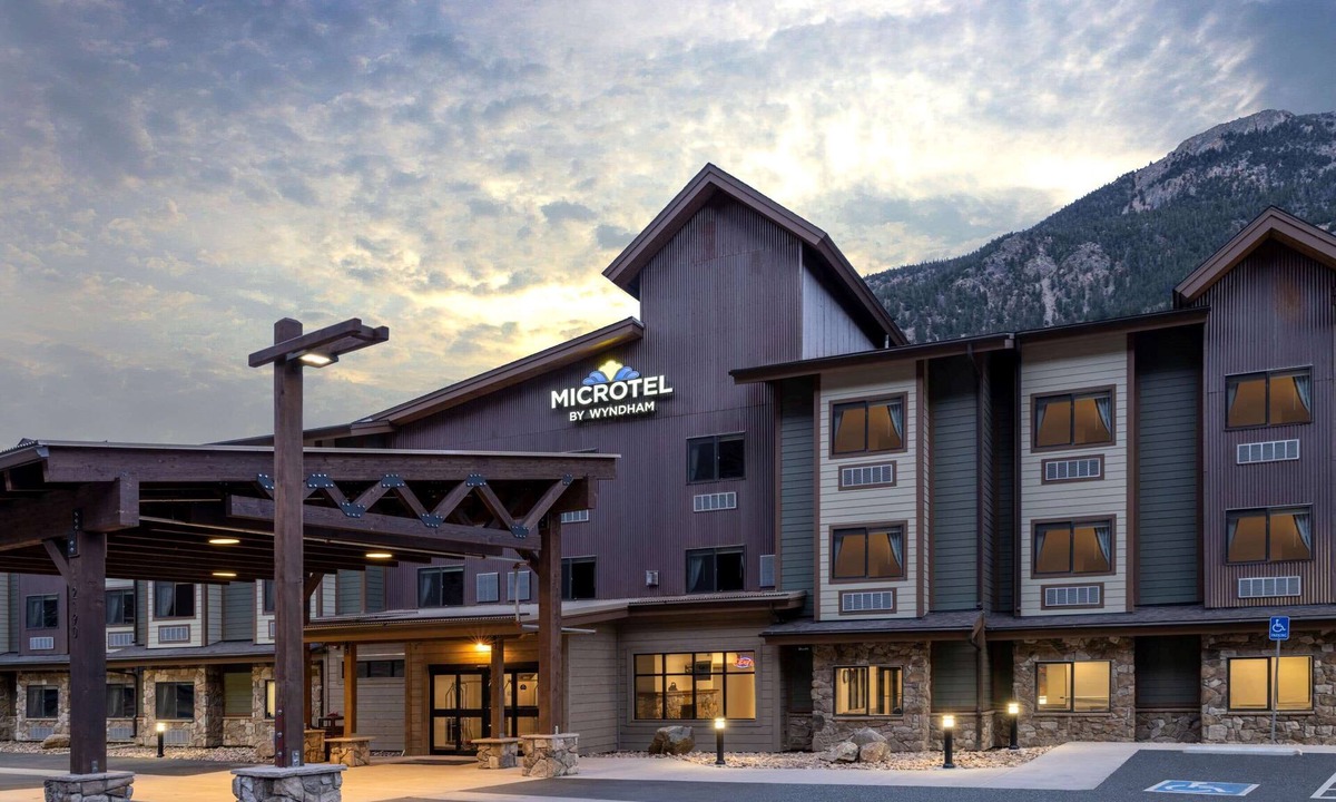 Georgetown Hotel | Microtel Inn & Suites by Wyndham Georgetown Lake