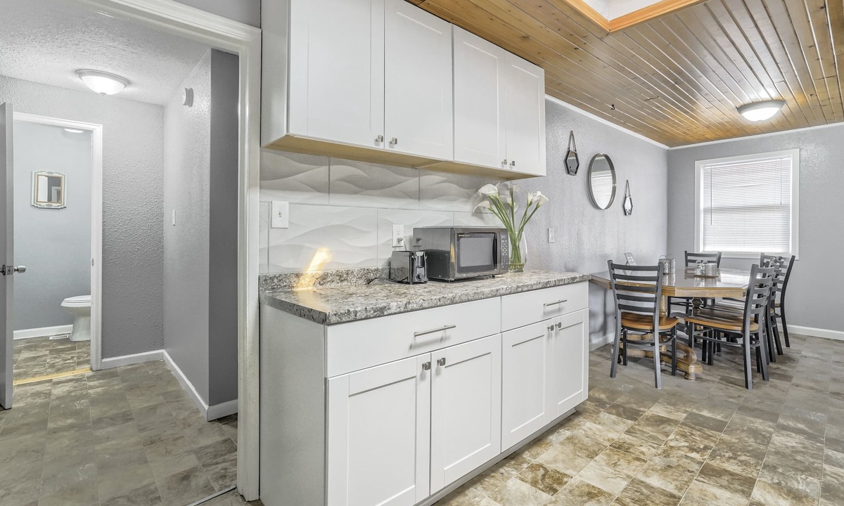 Southeast Colorado Springs House | Mid-Landing Inn