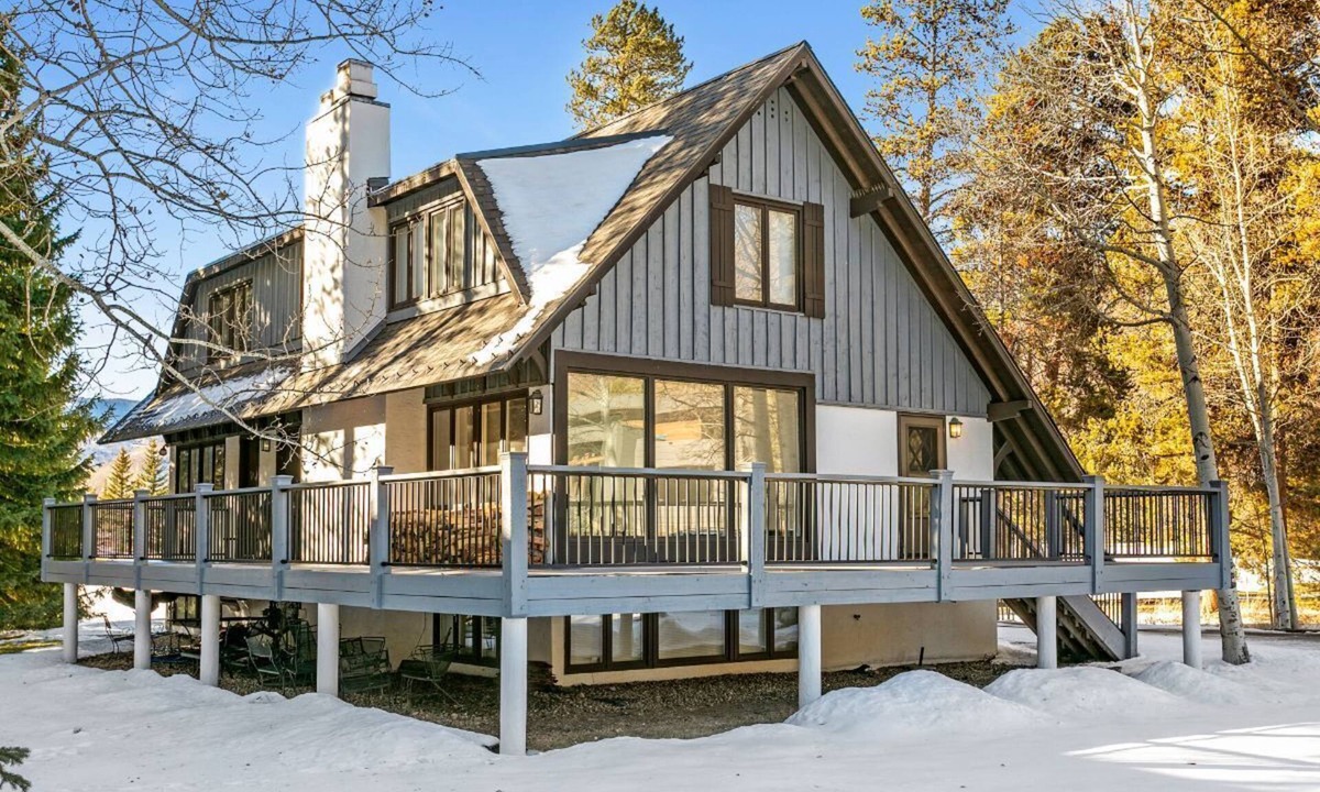 Vail House | Minutes From Vail Village & Golden Peak - Free Shuttle - Private Hot Tub & Sauna
