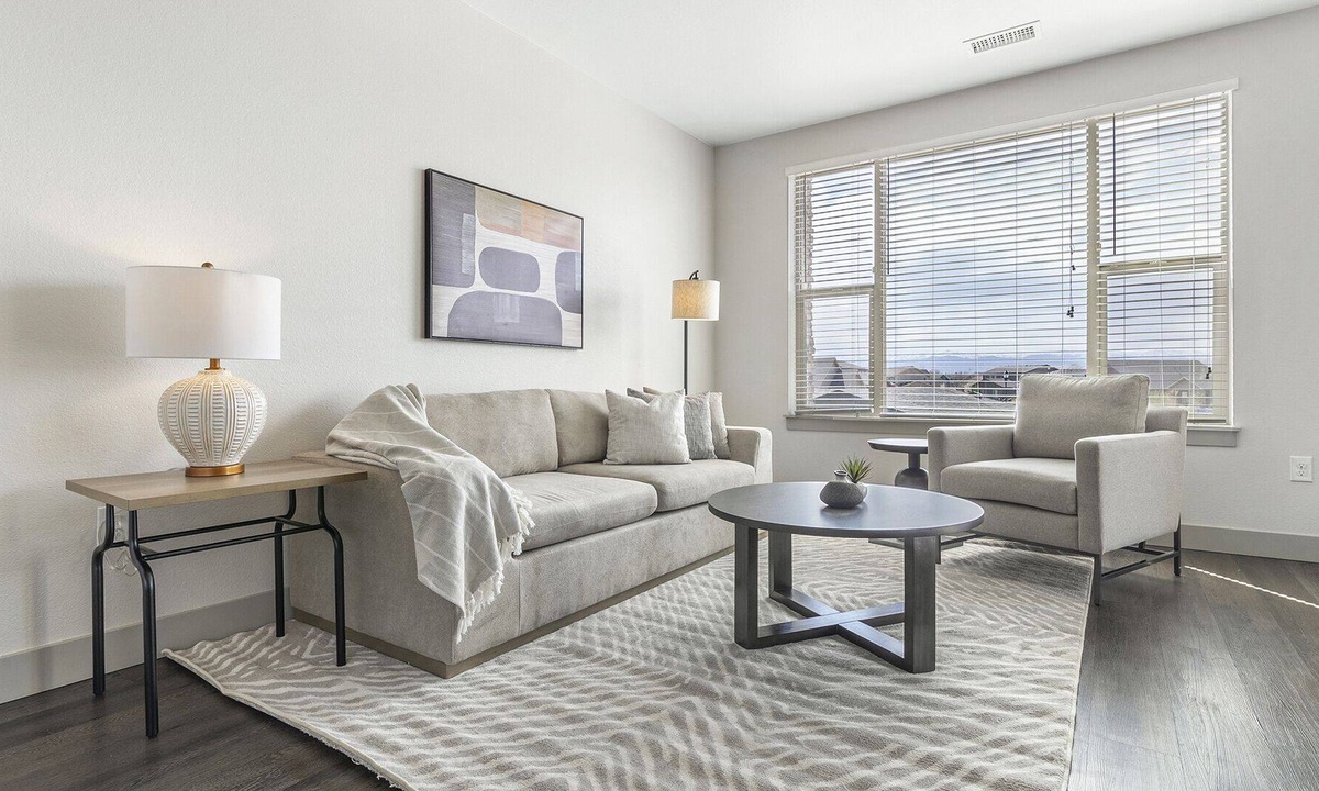 Longmont Apartment | Modern Apartment in Prime Location (ID8582X12)