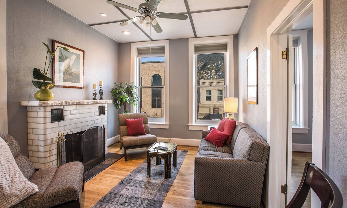Glenwood Springs Apartment | Modern, Cozy, Beautiful Space in the Heart of Downtown Glenwood Springs