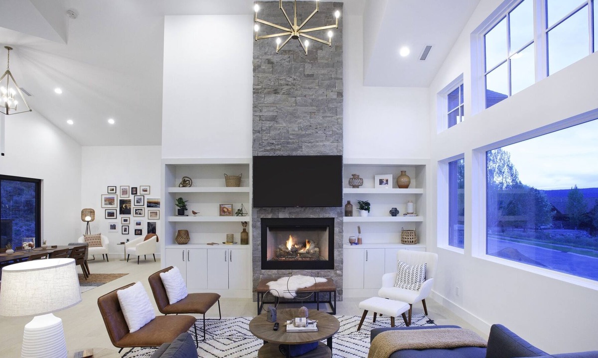 Carbondale House | Modern Hillside Luxury - Newly Built 4b/4b w/ Hot Tub