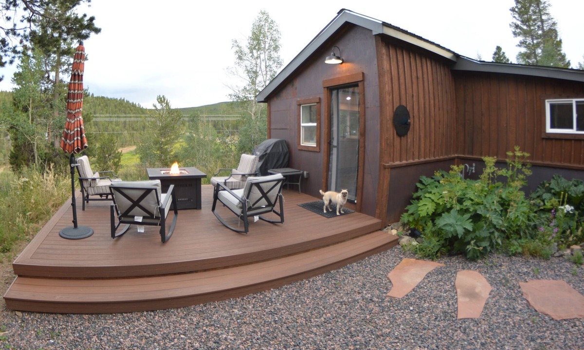 Black Hawk Cabin | Modern Mountain Cabin - Romantic Getaway - Dog Friendly