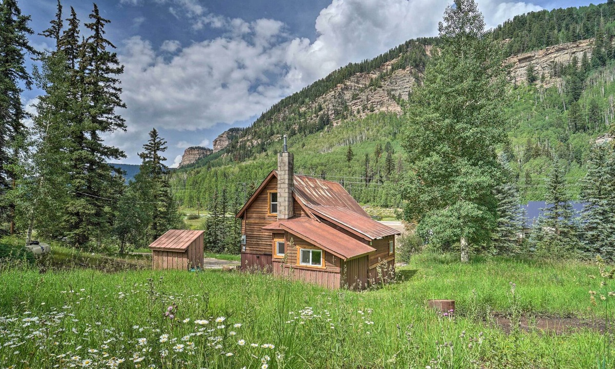 Columbine Lake Cabin | Modern Mtn Cabin ~ 1 Mi to Purgatory Ski Resort!