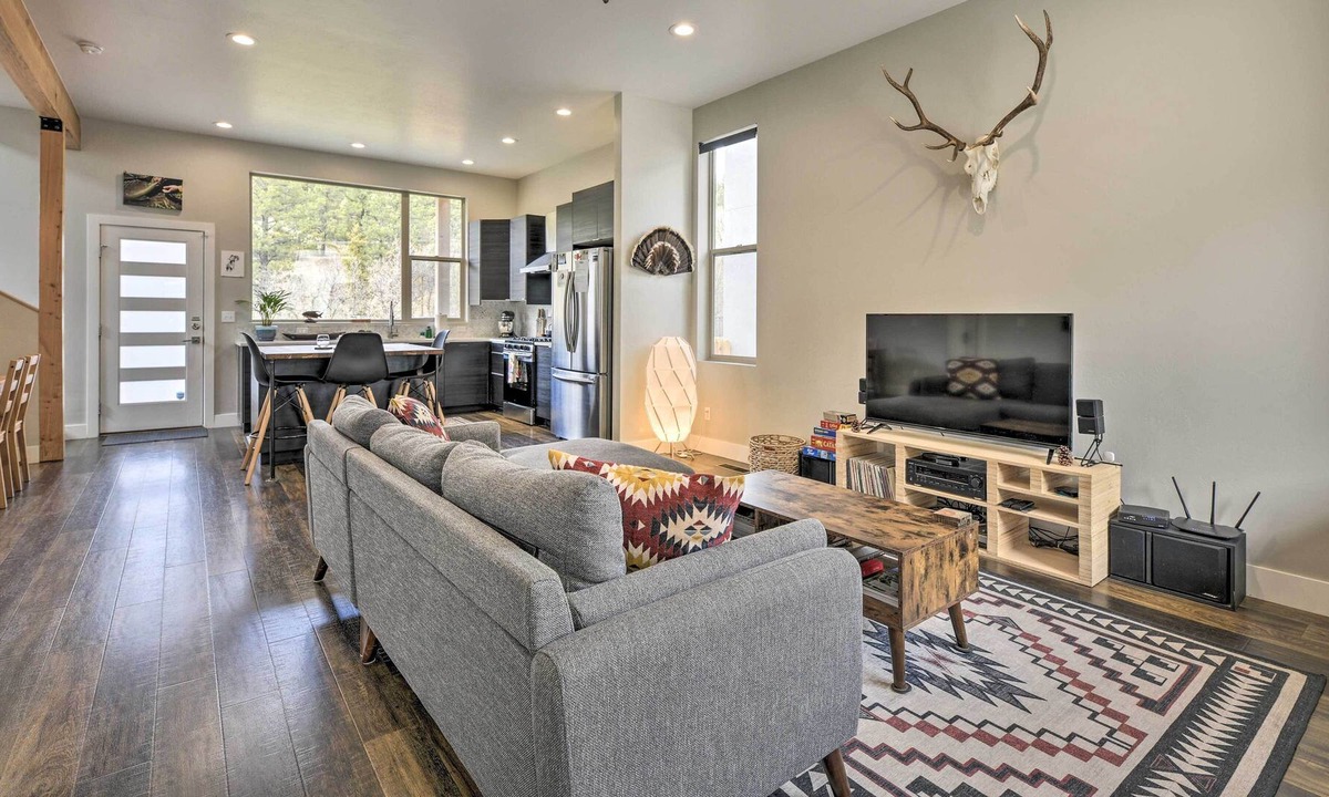 Durango - Purgatory House | Modern Mtn Getaway w/ Deck, Gas Grill + Views