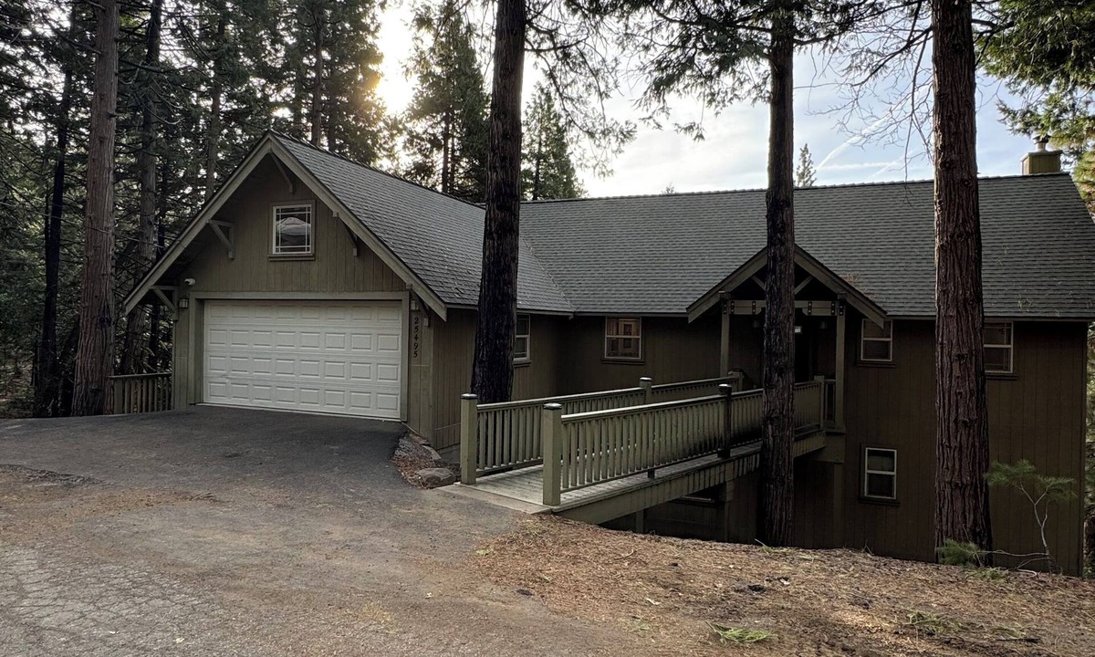 Long Barn Cabin | Modern-Rustic Cabin in Cold Springs . A Perfect Getaway
