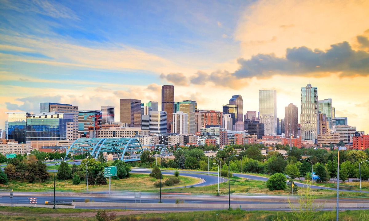 Jefferson Park House | Modern Townhouse - Walkable to Mile High Stadium - Rooftop Views with Firepit