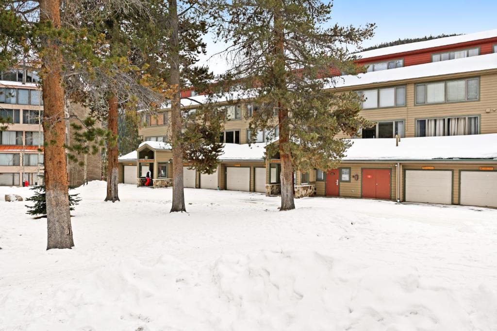 Lakeside Village House | Montezuma Condominiums