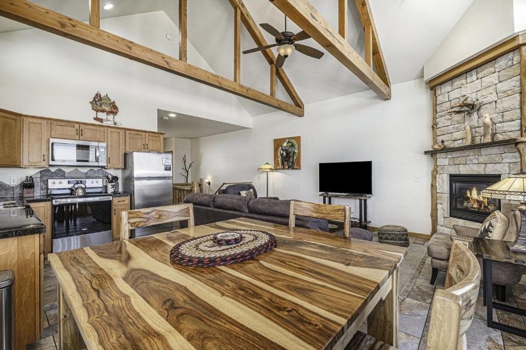 Estes Park Apartment | Mount Neota 33 Condo
