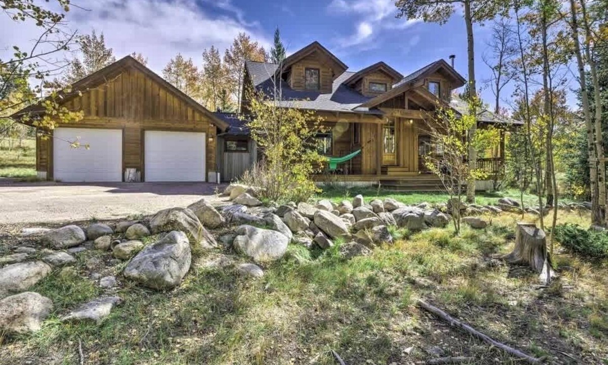 Alma Cabin | Mountain Adventure Lodge