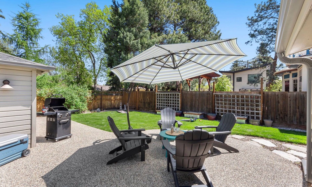 Old Town West House | Mountain Ave Retreat - Walk to Old Town Fun!