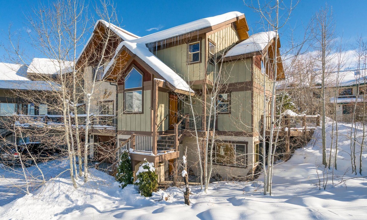 Steamboat Springs House | Mountain Lily | 3BR + Loft | Valley Views | Family Game Room | Near Downtown and