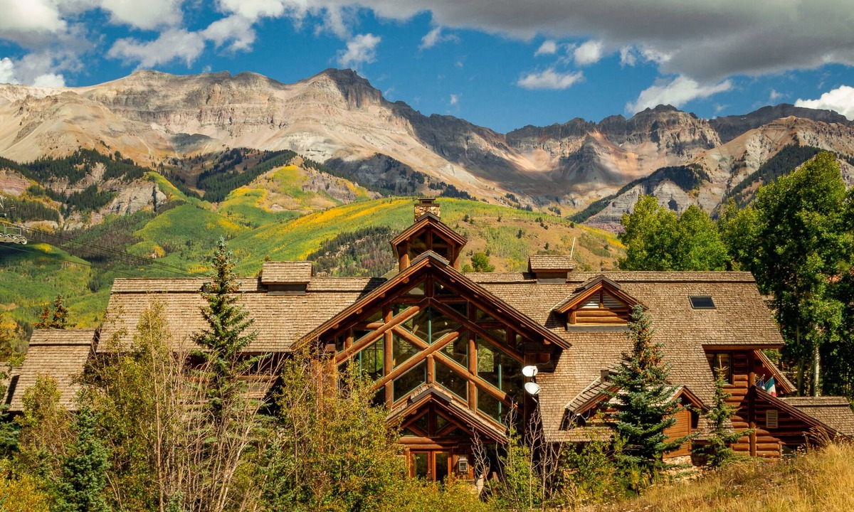 Mountain Village Cabin | Mountain Lodge Jr Ste w/kitchenette - no oven, gas fireplace & ski in-out