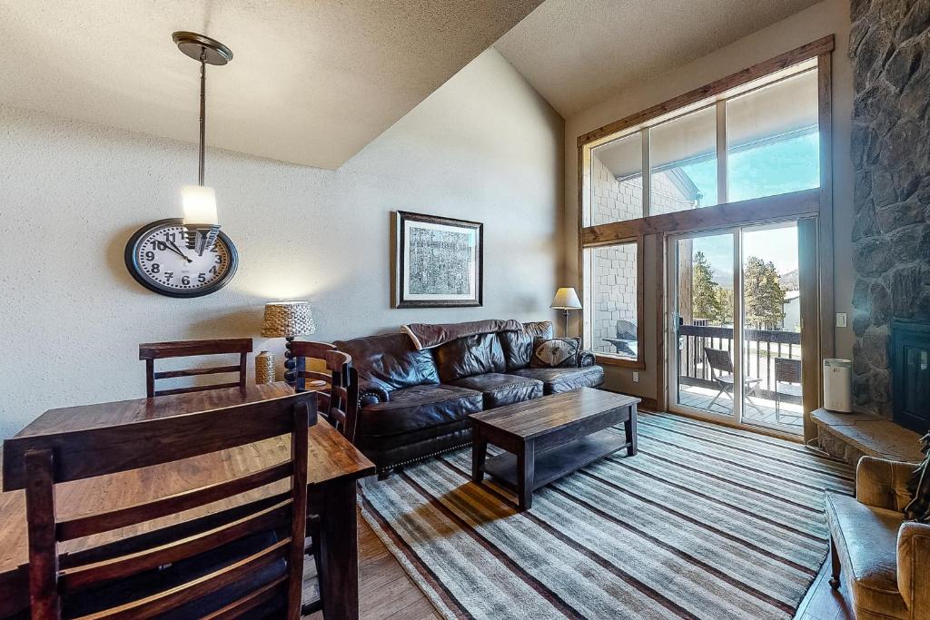 Fraser House | Mountain Memories Condo
