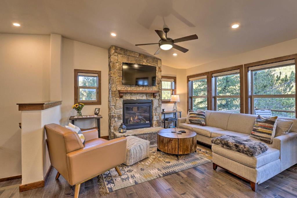 Old Town House | Mountain View Retreat, Walk to Winter Park Gondola