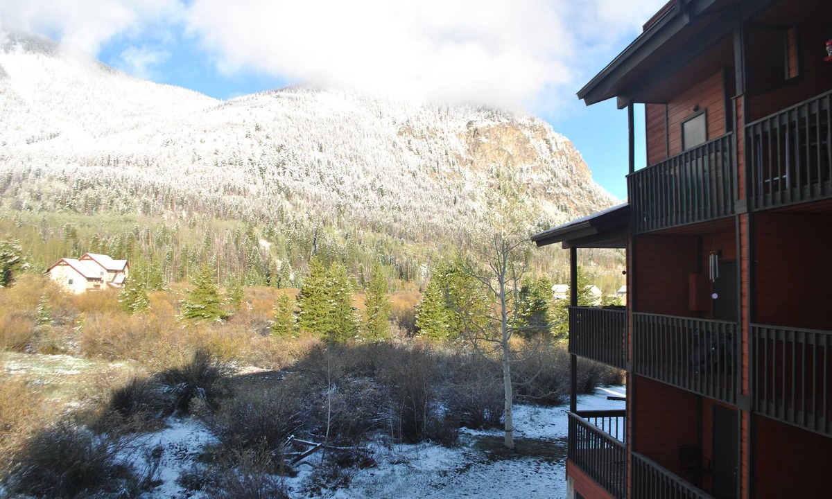 Frisco Condo | Mountainside condo in a Colorado playground!