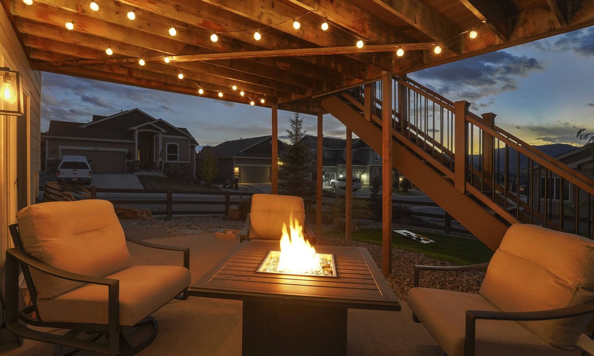 Monument House | Mountainview Marvel