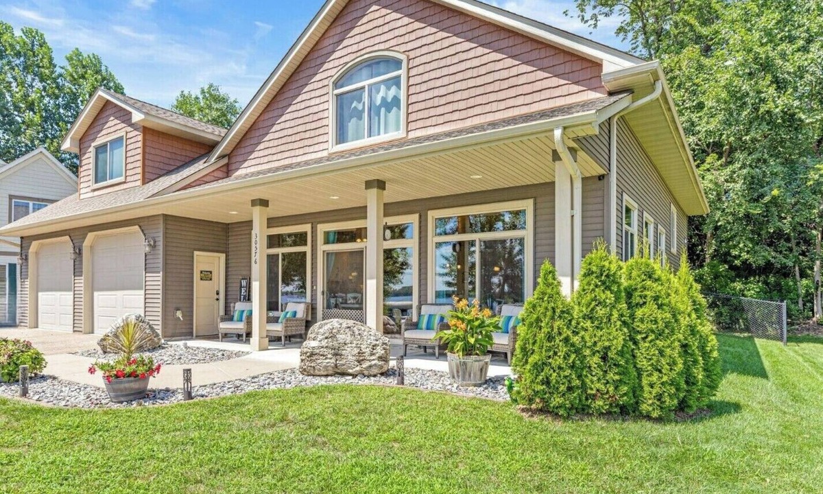 Lindstrom Cabin | Multi-generational|LARGE Lakefront|GAMEROOM