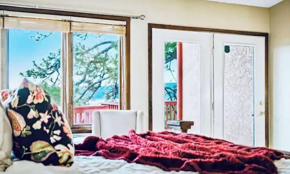Larkspur House | *NEW!* Country setting near AFA, Venues, & Lake