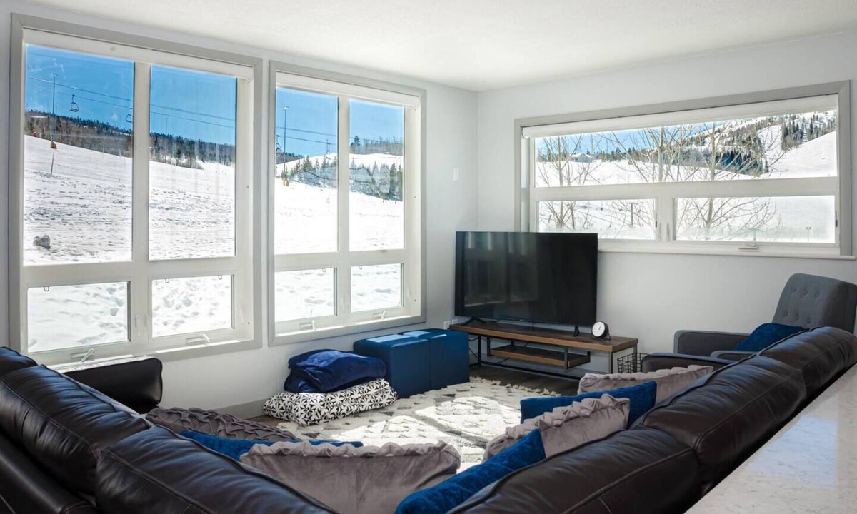Silvercreek Condo | NEW! Granby Ranch Lookout - 3bd/2ba Ski-in/out Luxury Slope-facing Mountainside Condo