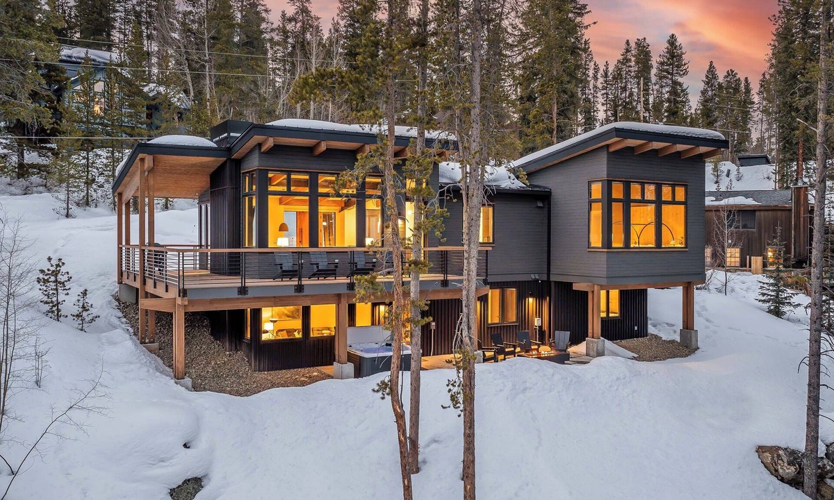 Blue River House | New Home, Modern Luxury | Blue Valley Chalet