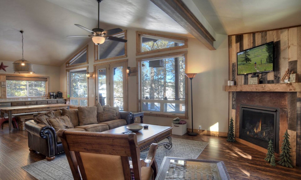 Pagosa Springs House | New Listing! Modern Rustic Mountain Interior- Near Hot Springs and Wolf Creek