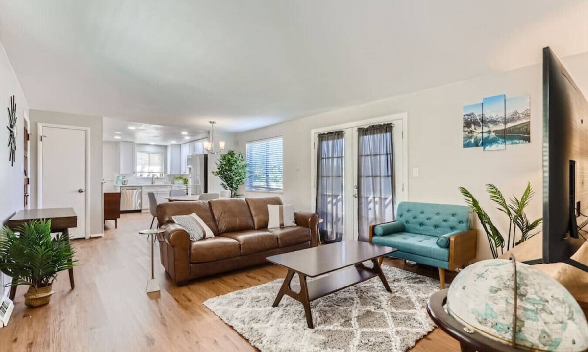 Highlands House | NEW Mid-Century Golf Retreat! 2 Kings I Mtn View