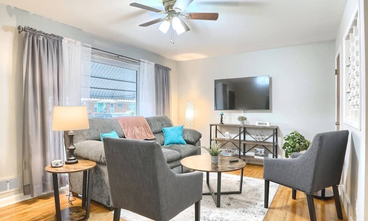 Northglenn House | ★Northside Charmer★☀️Nice Patio⚡WiFi ♥ Long Stays!