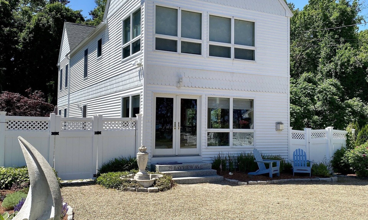 Ogunquit House | Ogunquit, Me 5 minute Walk to Footbridge Beach.