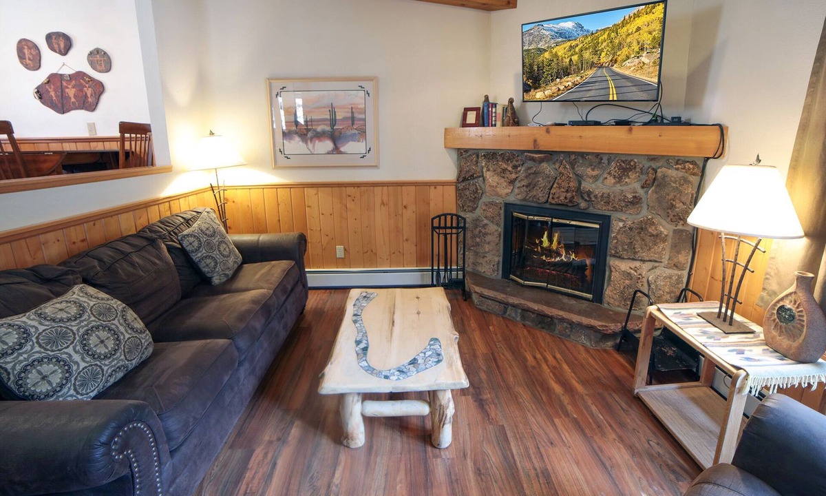 Estes Park Cabin | One bedroom cabin with personal hot tub, close to downtown Estes Park