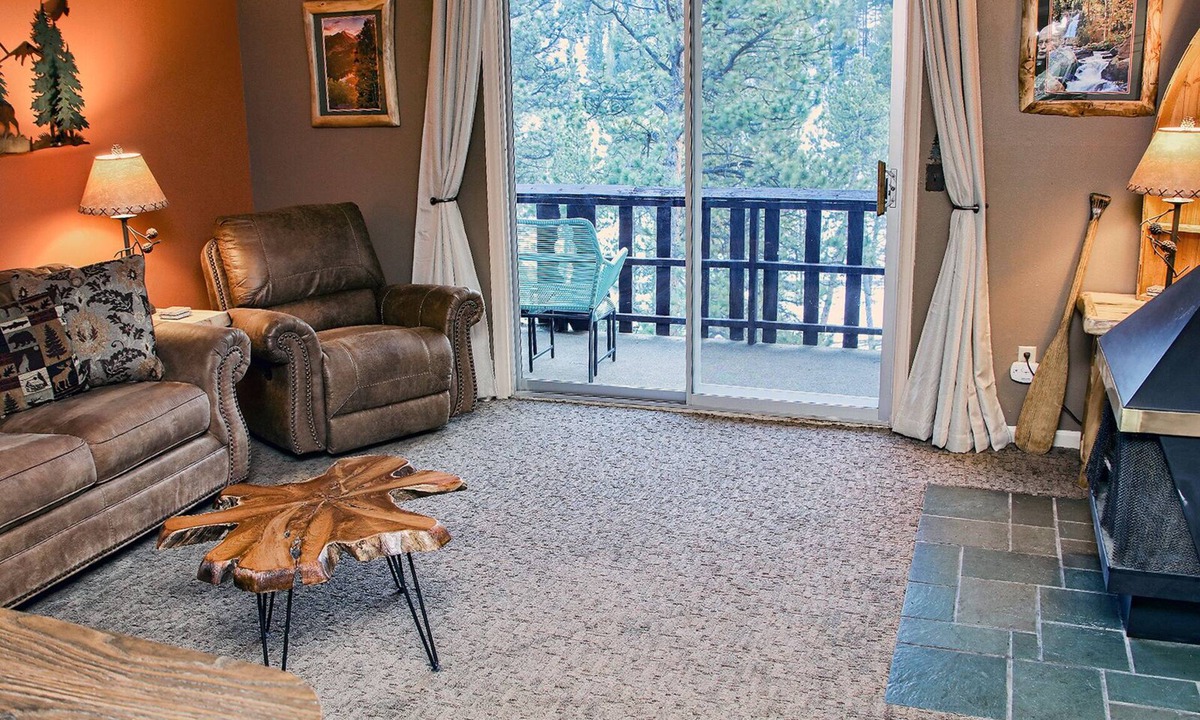 Estes Park Condo | One bedroom condo minutes from National Park, and downtown Estes Park