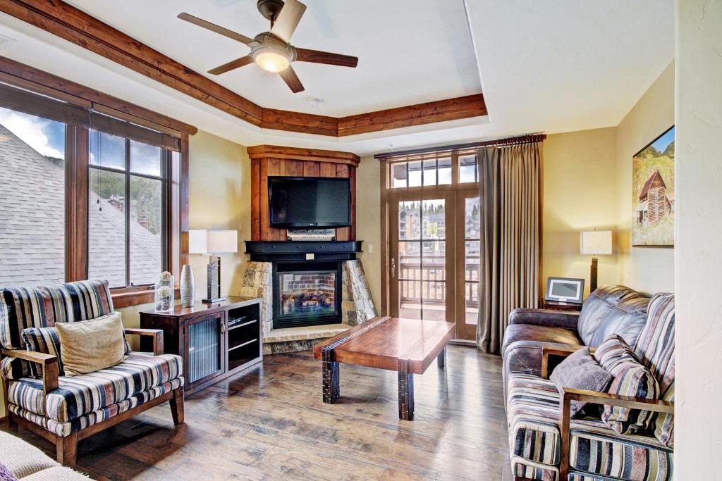 Peak 8 Apartment | One Ski Hill Place S8325