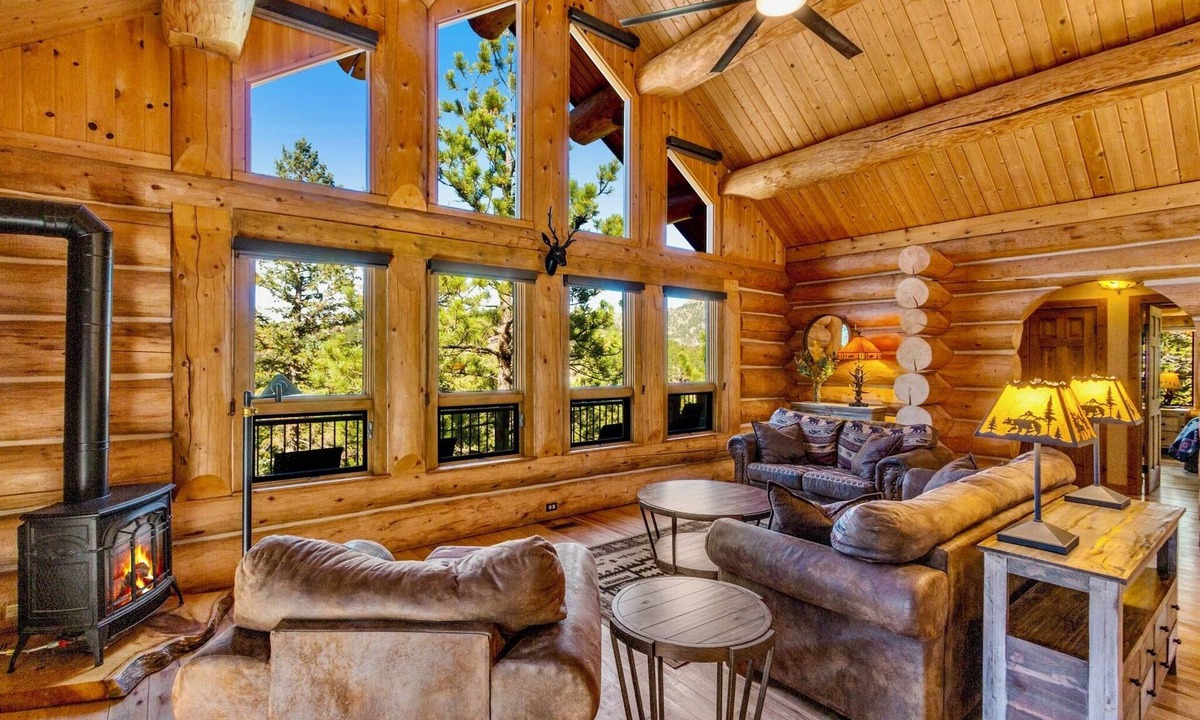 Carriage Hills House | Open Concept Spectacular Views 4 Bed 4 Ba w 2 King Ensuite’s 1+ Acre Hot Tub!