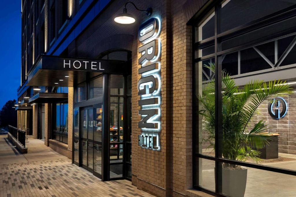 North Central Westminster Hotel | Origin Westminster a Wyndham Hotel