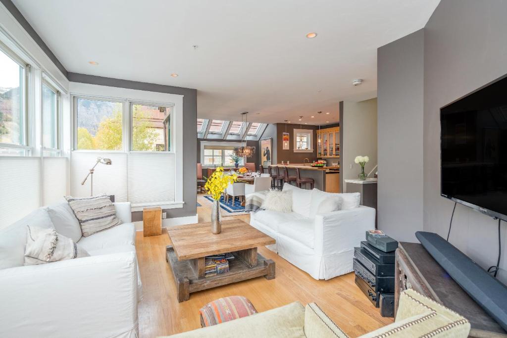 Telluride Apartment | PACIFIC PLACE by Exceptional Stays