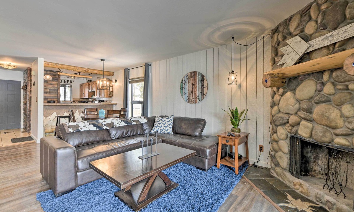 Pagosa Springs Condo | Pagosa Springs Condo w/Patio, 4 Mi to Hot Springs