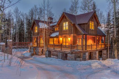 Palmyra | Mountain Village