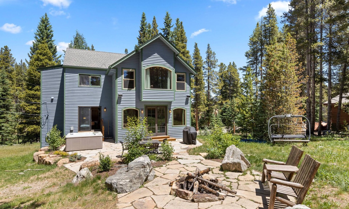 Blue River House | Peace and Quiet Just Minutes from Breckenridge