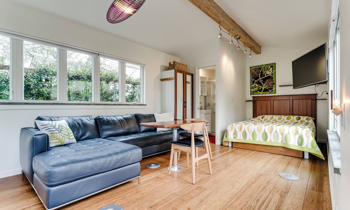 Eugene Apartment | Peaceful tiny home with AC in charming Eugene perfect for getaway