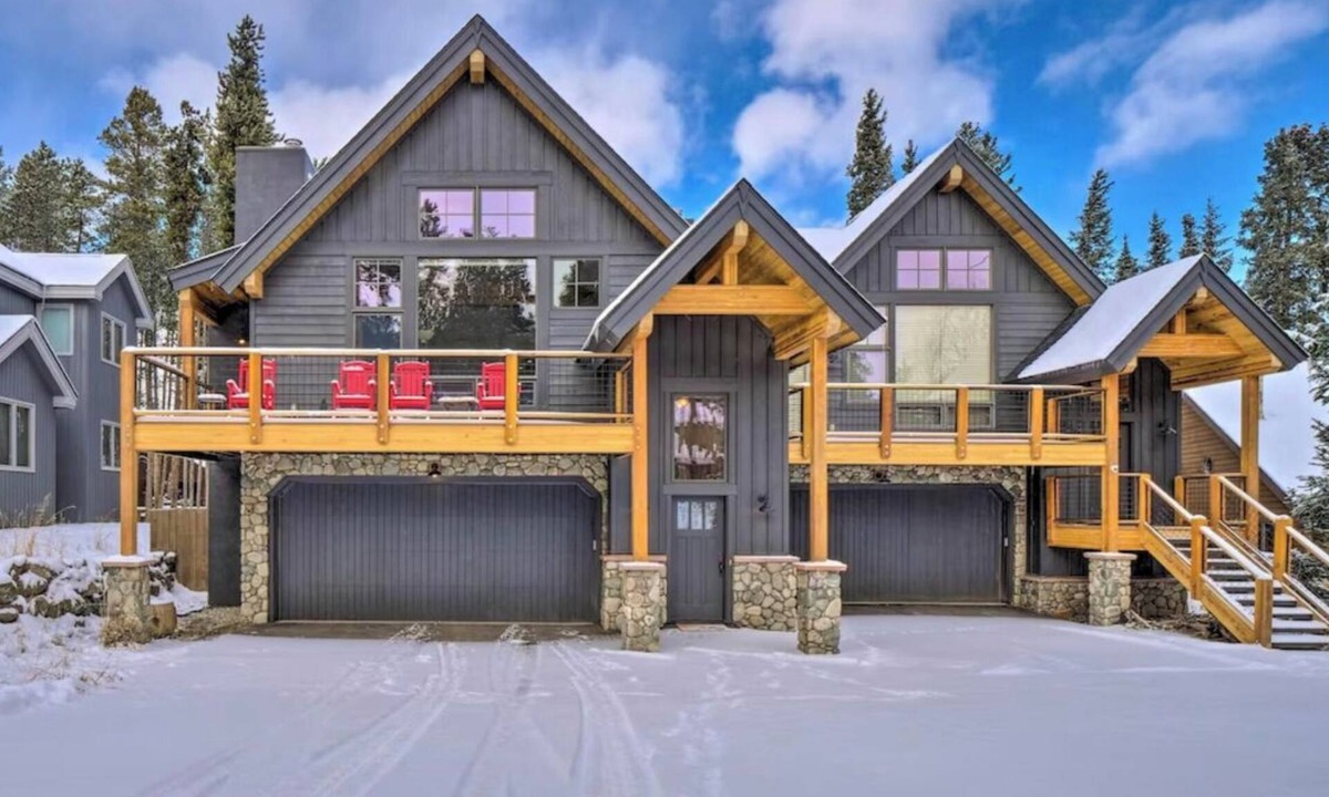 Warrior's Mark West House | Peak 10 Place - Free Winter Shuttle to Lift - Ski-In, Ski-Out for Experts Only