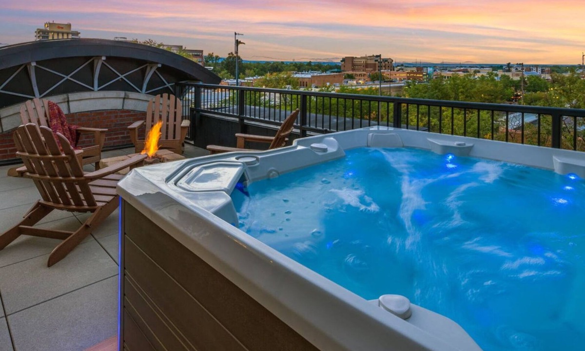 Old Town House | Penthouse w/Mtn Views in the Heart of Old Town