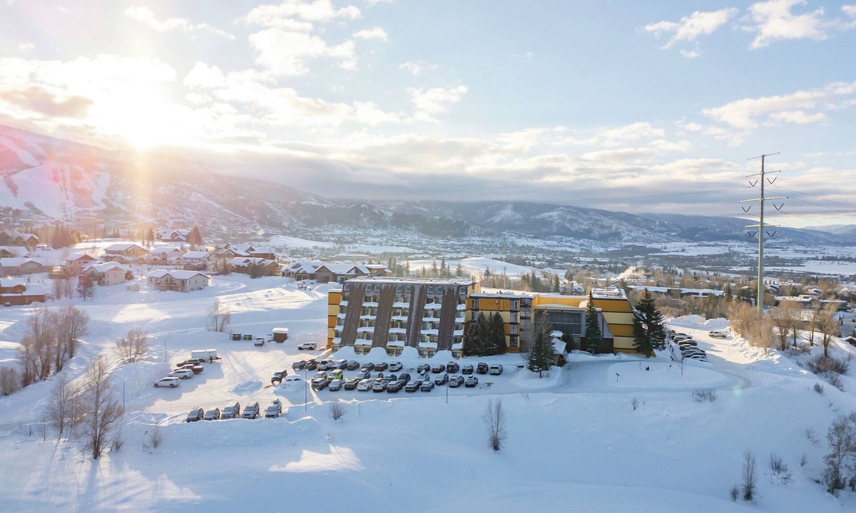Steamboat Springs Apartment | Perfect Escape! Three Serene Rooms Close to Downtown | Indoor Pool