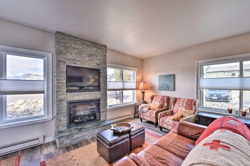 Buena Vista Apartment | Pet-Friendly Condo, Steps to Main St and River!