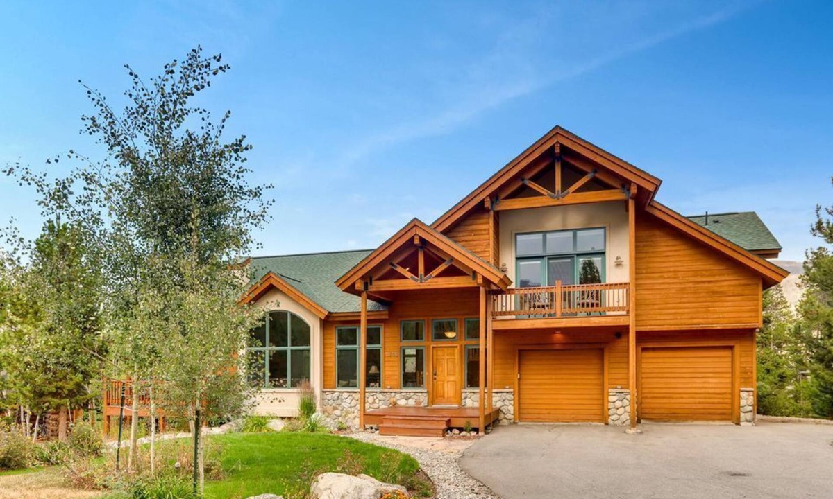 Perfect Vacay | Three Peaks