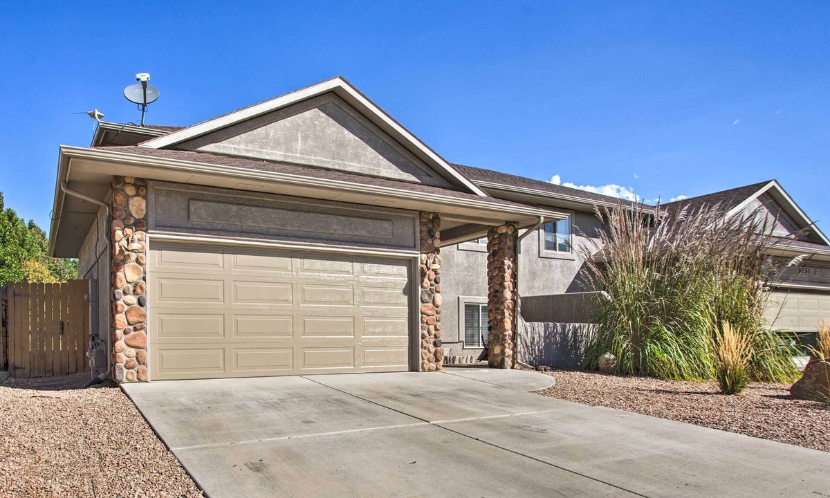 Grand Junction House | Pet-Friendly Grand Junction Townhome w/Yard!