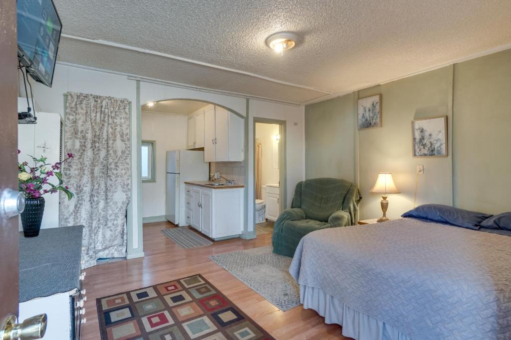 Loveland Apartment | Pet-Friendly Loveland Studio Near Boyd Lake!