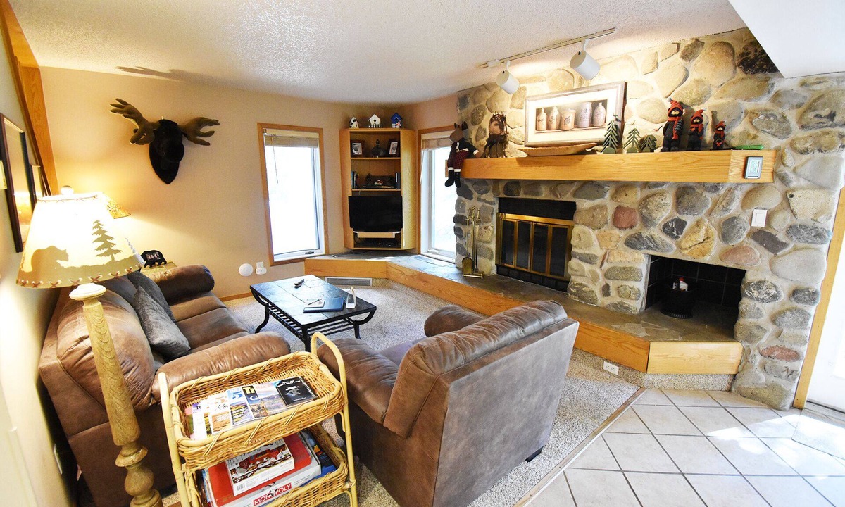 Frisco Condo | Pet Friendly on River! Pool, 2 Hot Tubs! Walk/Easy Drive to Shops, Dining