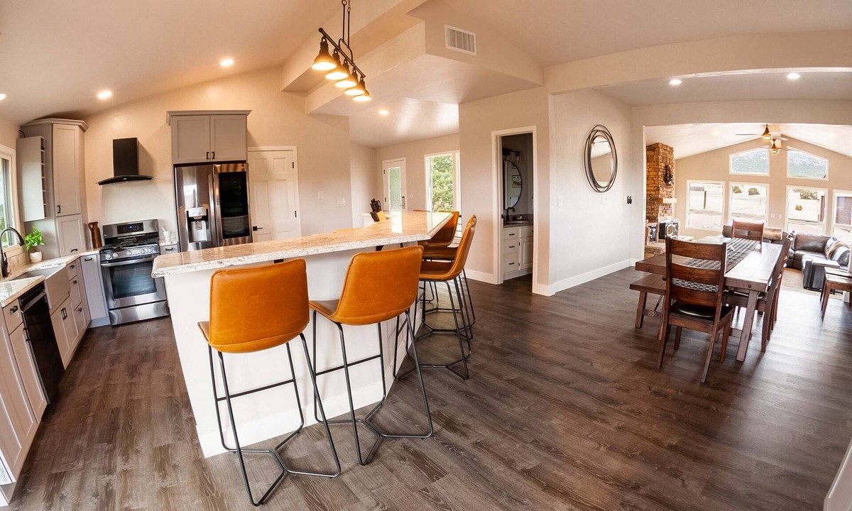 Canon City House | Piñon House - 5-bedroom home - Royal Gorge Cabins